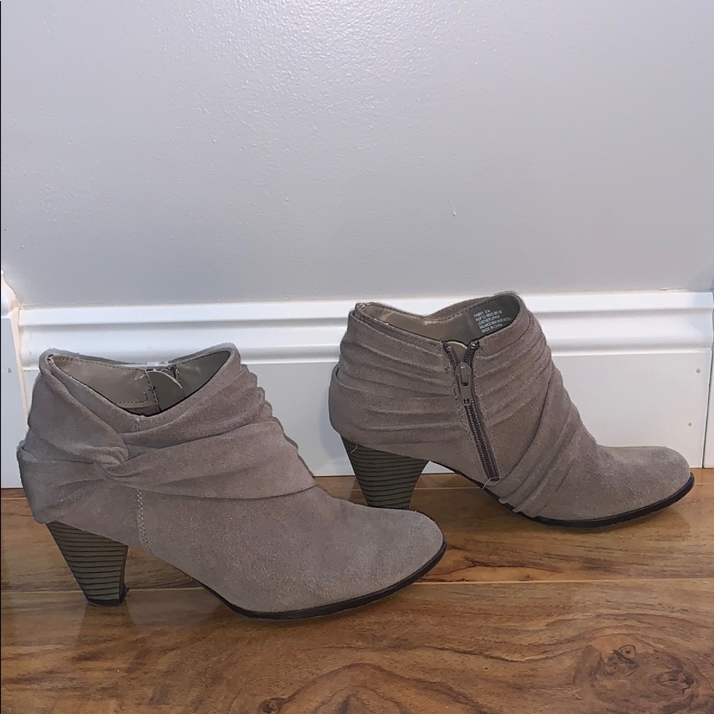 Andrew Geller size 8 booties.